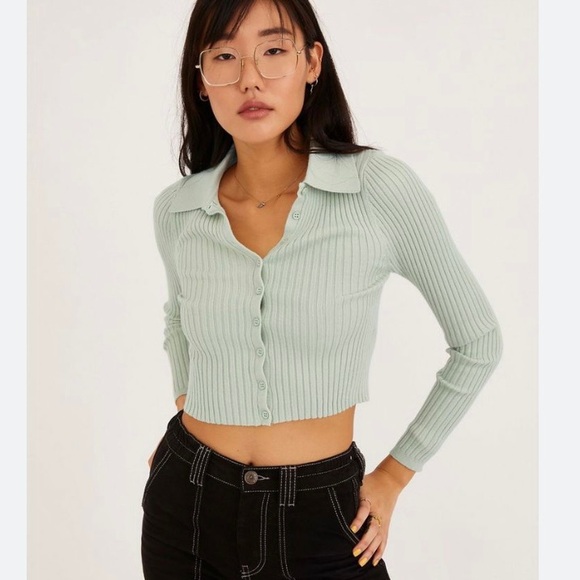 Urban Outfitters Sweaters - Urban Outfitters Womens Green Skylar Ribbed Button Front Cropped Sweater Size XS